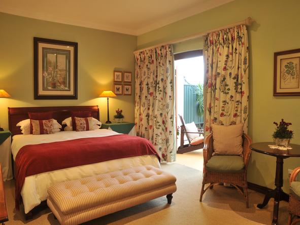 Oliver's Restaurant and Lodge - the spacious rooms at Oliver's are luxurious and comfortable